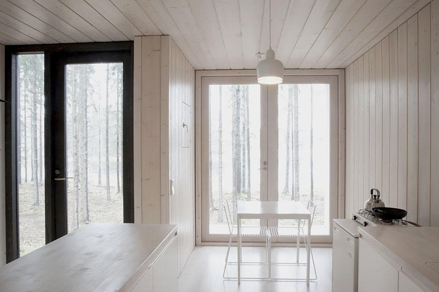Minimal Finnish forest home - via Coco Lapine